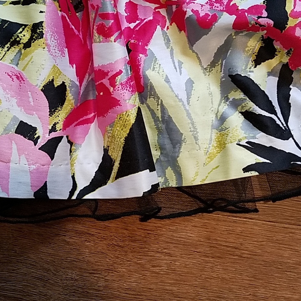 Spring dress - Picture 2 of 3